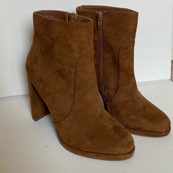 Suede cognac heel ankle fall women’s booties NWOT - Picture 2 of 10